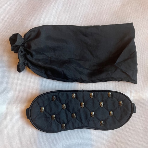 Sleeping Quilted Black Face Mask Stud Skulls Alexander McQueen Style Rock'n'roll - Picture 2 of 6